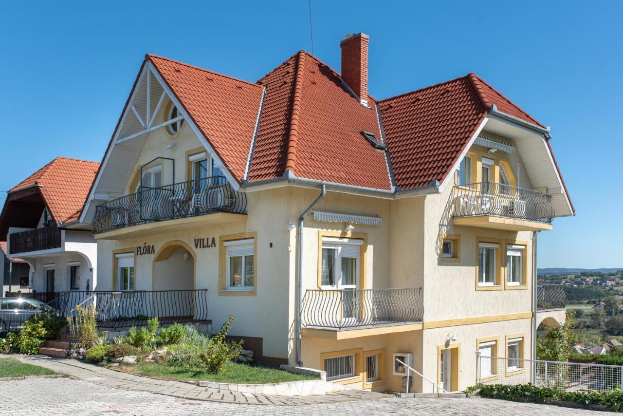 Flora Villa Hévíz Buitenkant foto